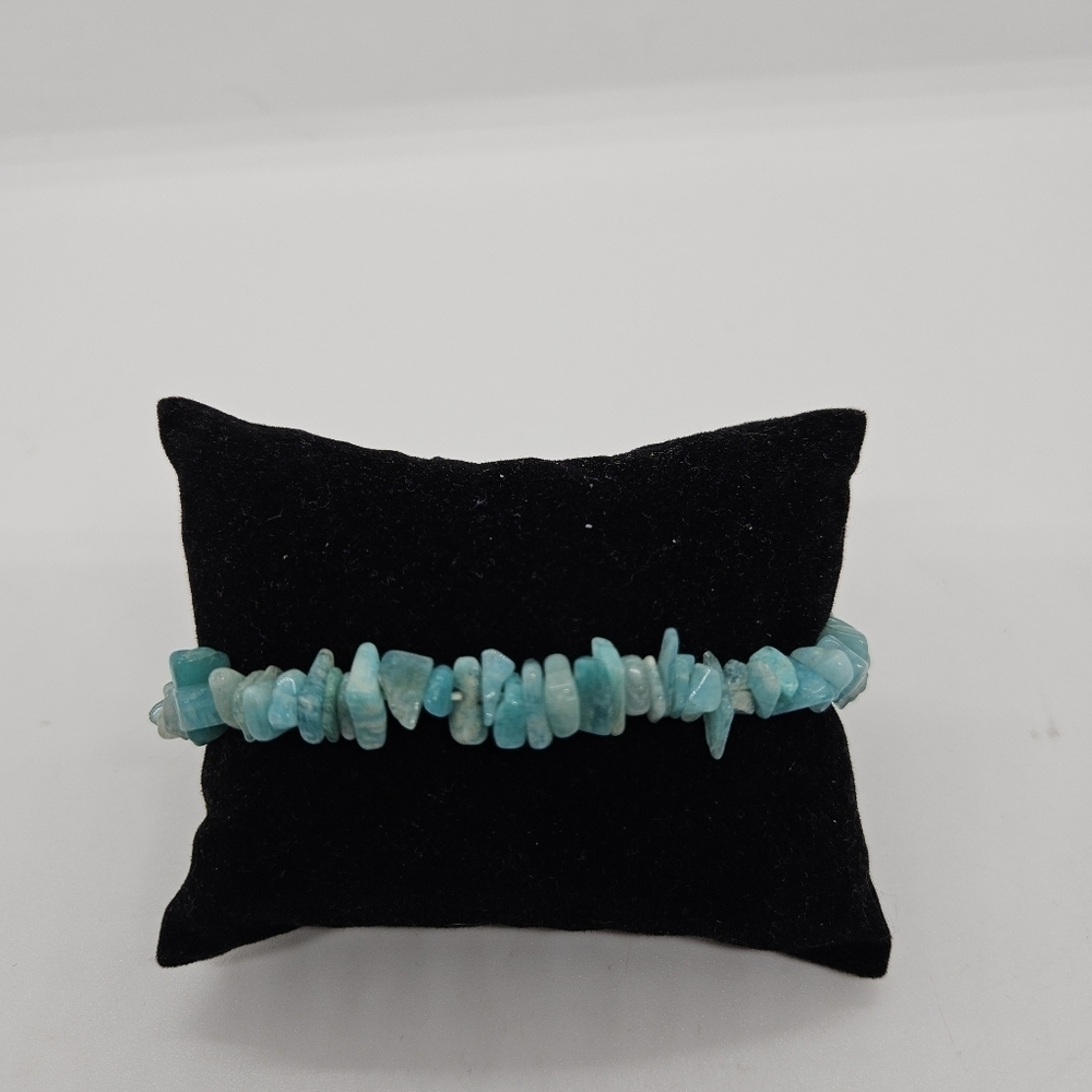 light blue stone chip stretch bracelet